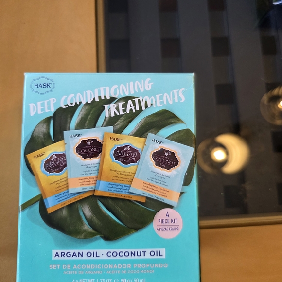 Hask Deep Conditioning Treatments Set Of 4 - Argan Oil & Coconut Oil - Picture 1 of 4